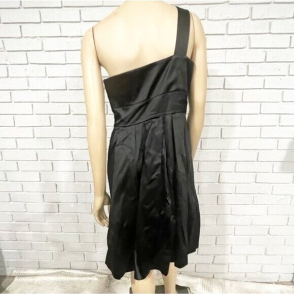 Tahari ASL One‑Shoulder Colorblock Dress Size 8 — Black & Ivory with Rosette Bow - Picture 5 of 9